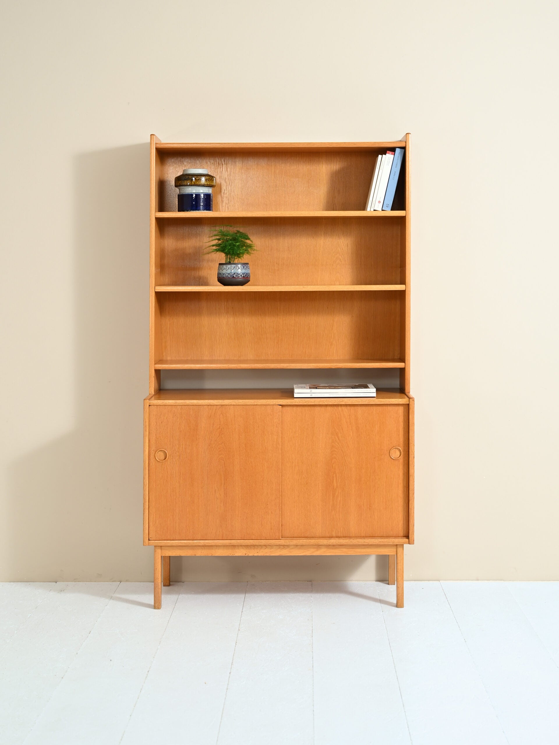 Libreria scandinava in rovere