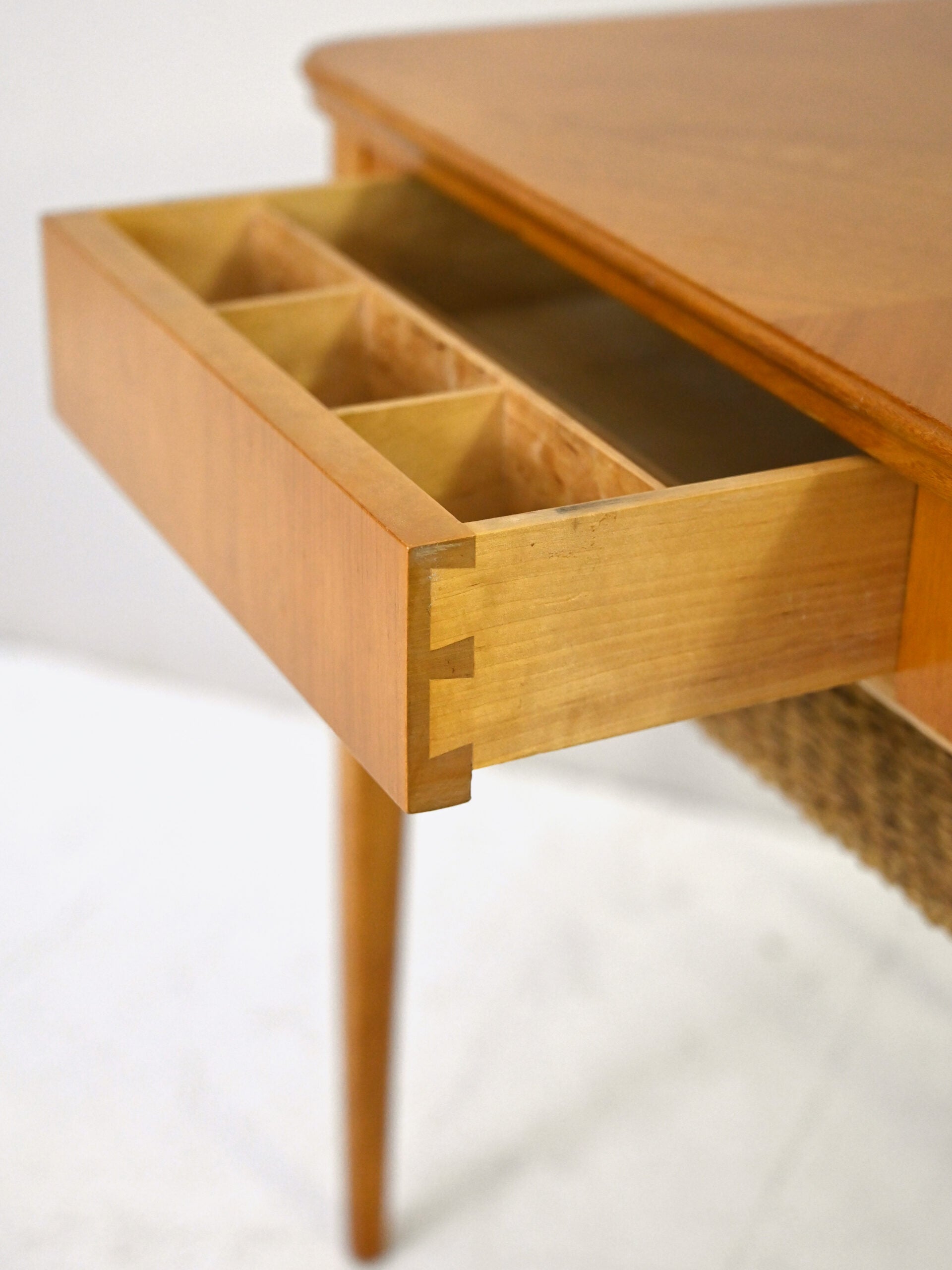 Tavolino da cucito vintage 10
