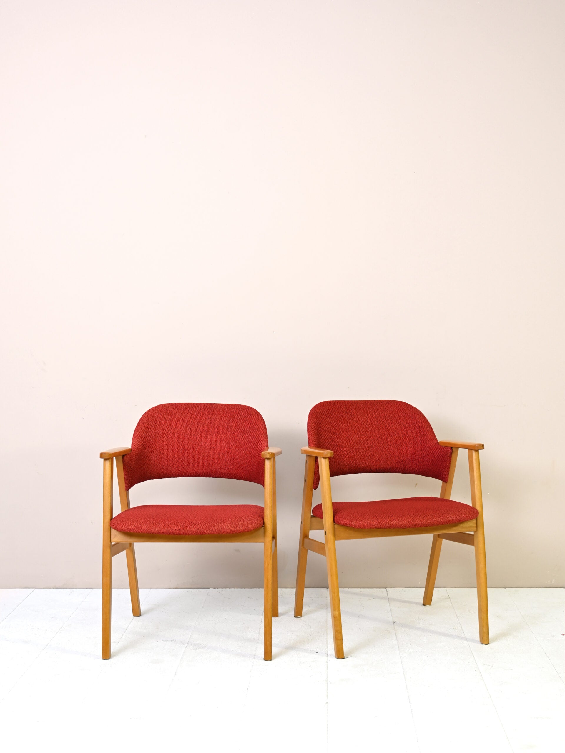 Coppia di poltroncine vintage nordiche 11