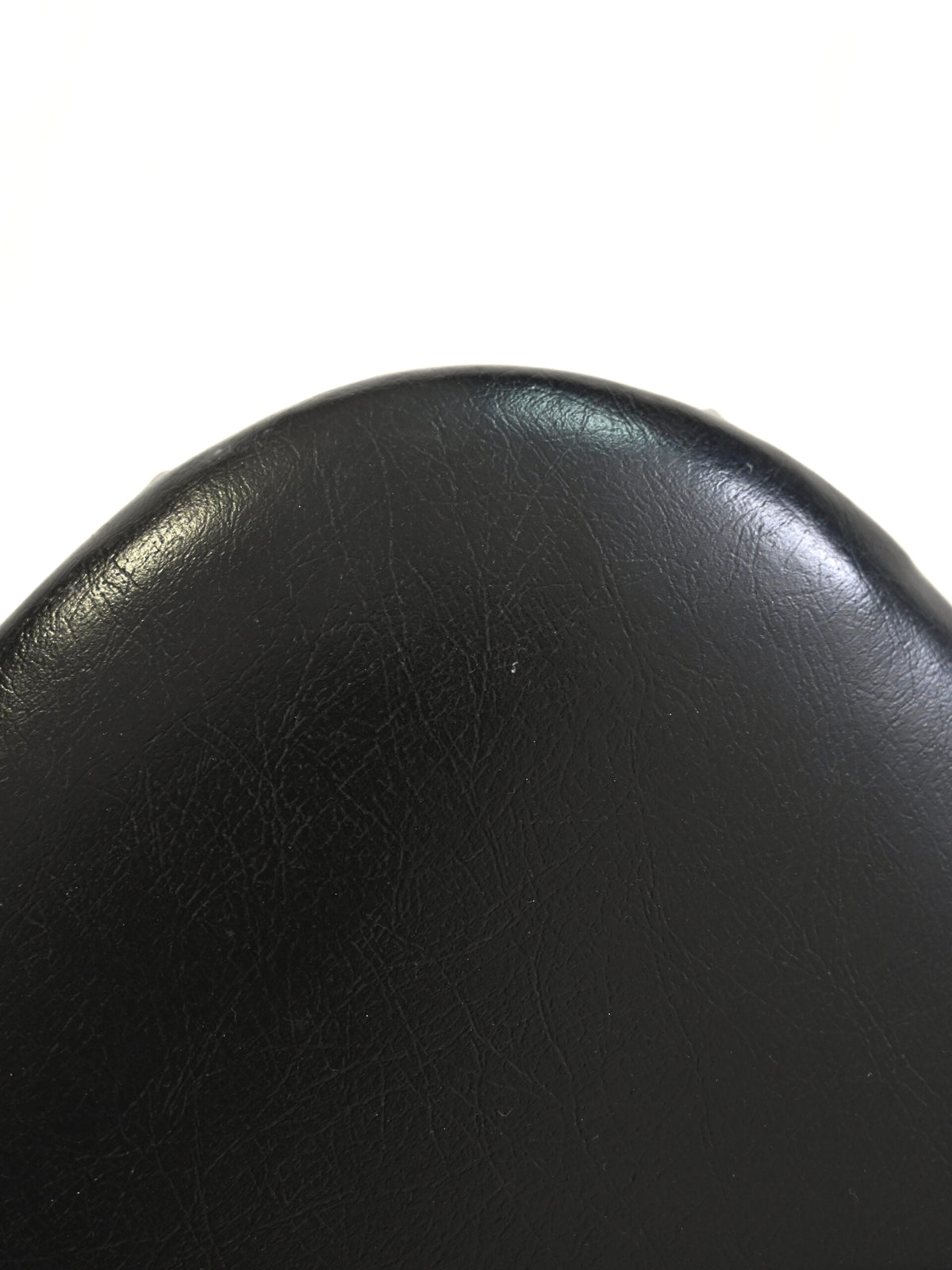 Sedia vintage scandinava in similpelle nera 13