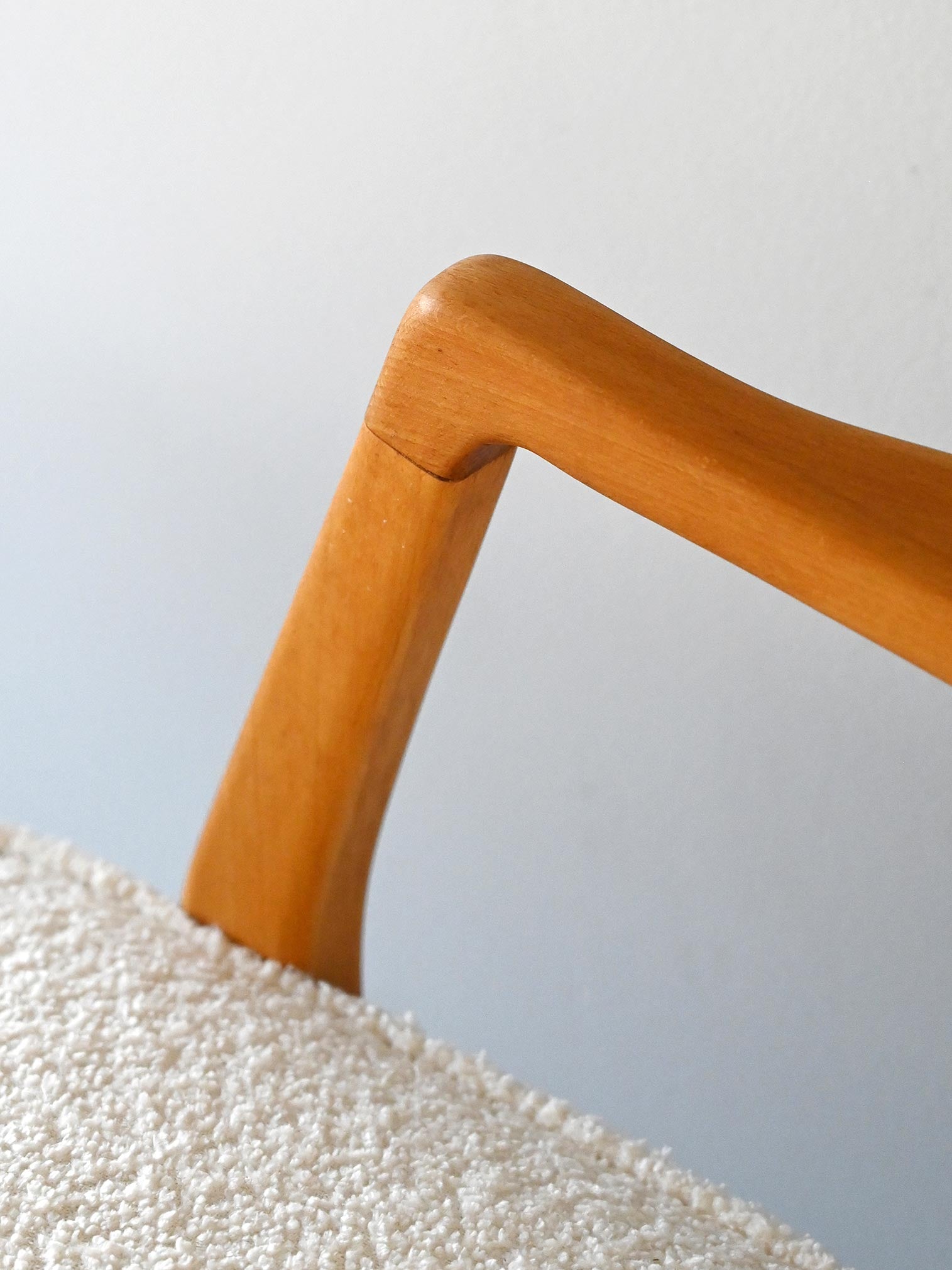 Divano scandinavo vintage con tessuto bouclé 10