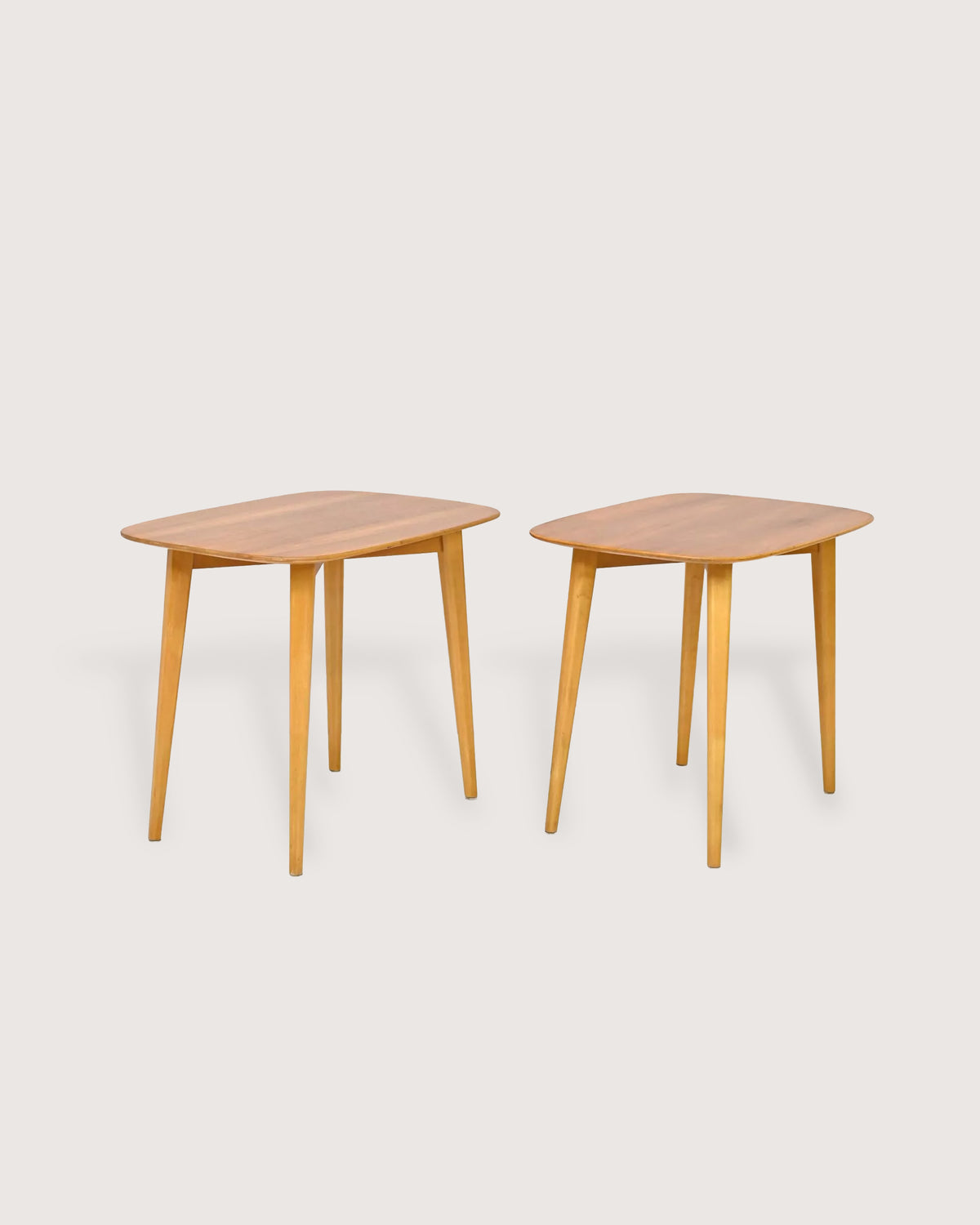 Tavolini scandinavi ovali di modernariato