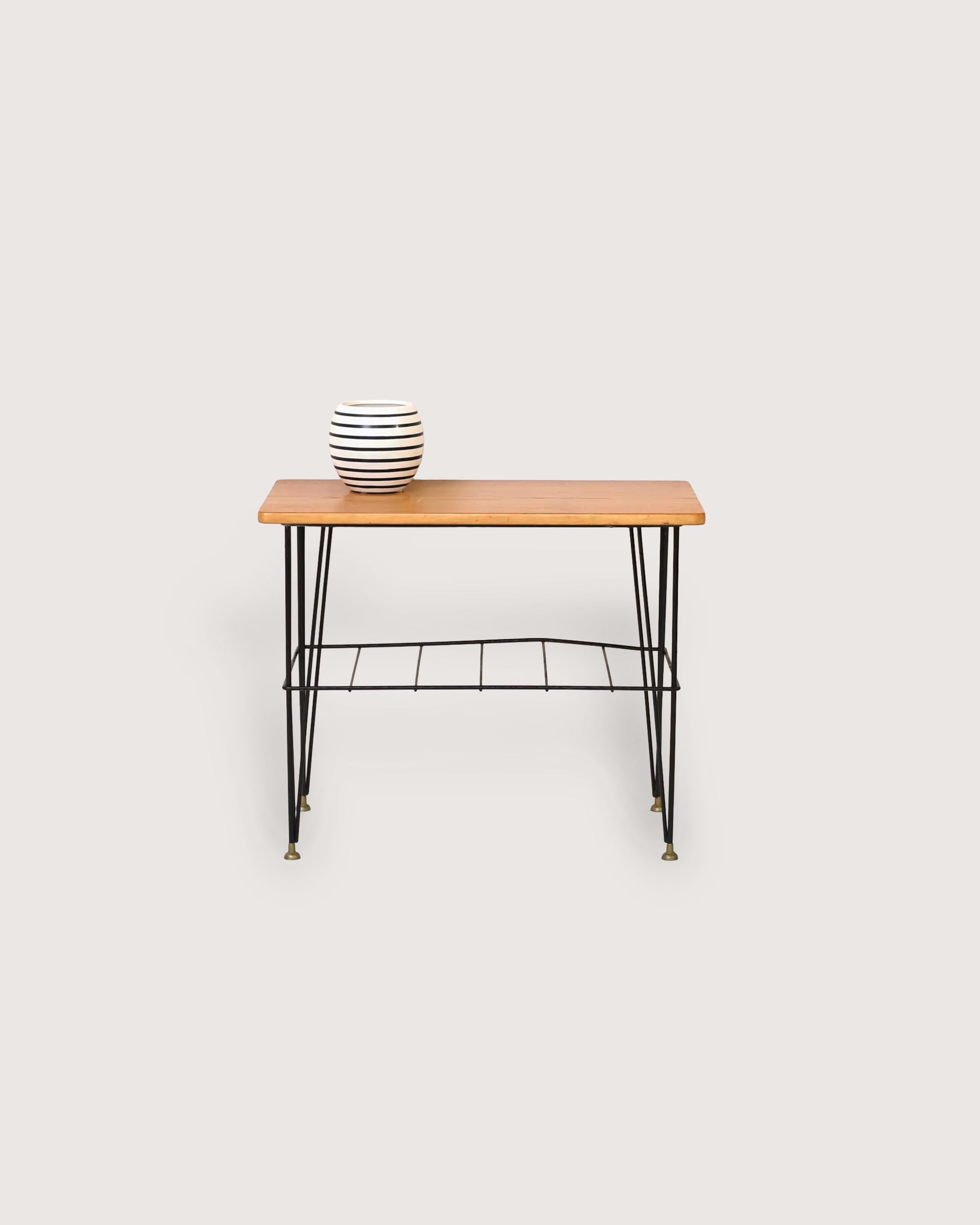 Tavolino scandinavo in teak e metallo