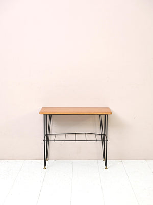 Tavolino scandinavo in teak e metallo 1