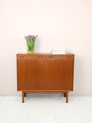 Credenza vintage scandinava con cassetti 1