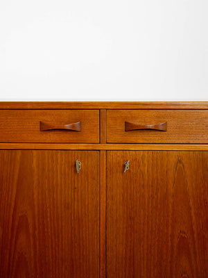 Credenza vintage scandinava con cassetti 7