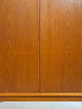 Credenza vintage scandinava con cassetti 11