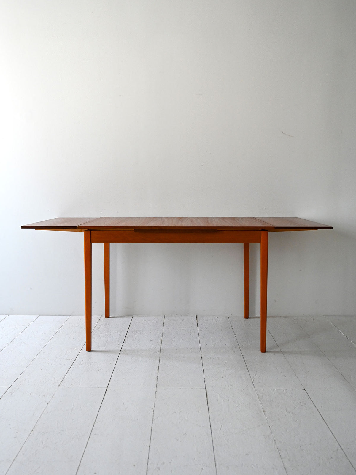 Tavolo scandinavo anni 50 in teak e rovere 1