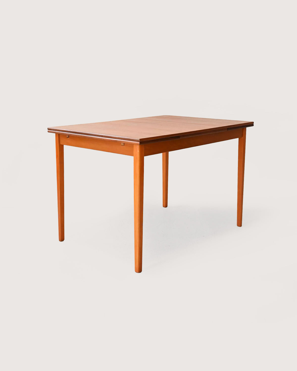Tavolo scandinavo anni 50 in teak e rovere