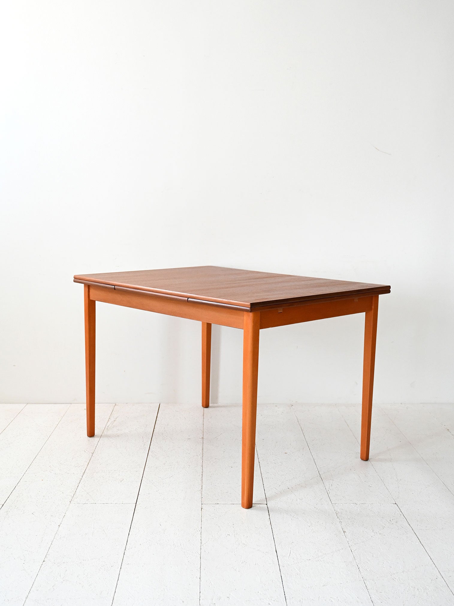 Tavolo scandinavo anni 50 in teak e rovere 5