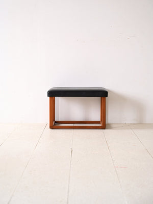 Sgabello scandinavo in teak anni '60 – Seduta in ecopelle 1