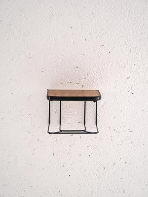 Comodino sospeso in teak e metallo