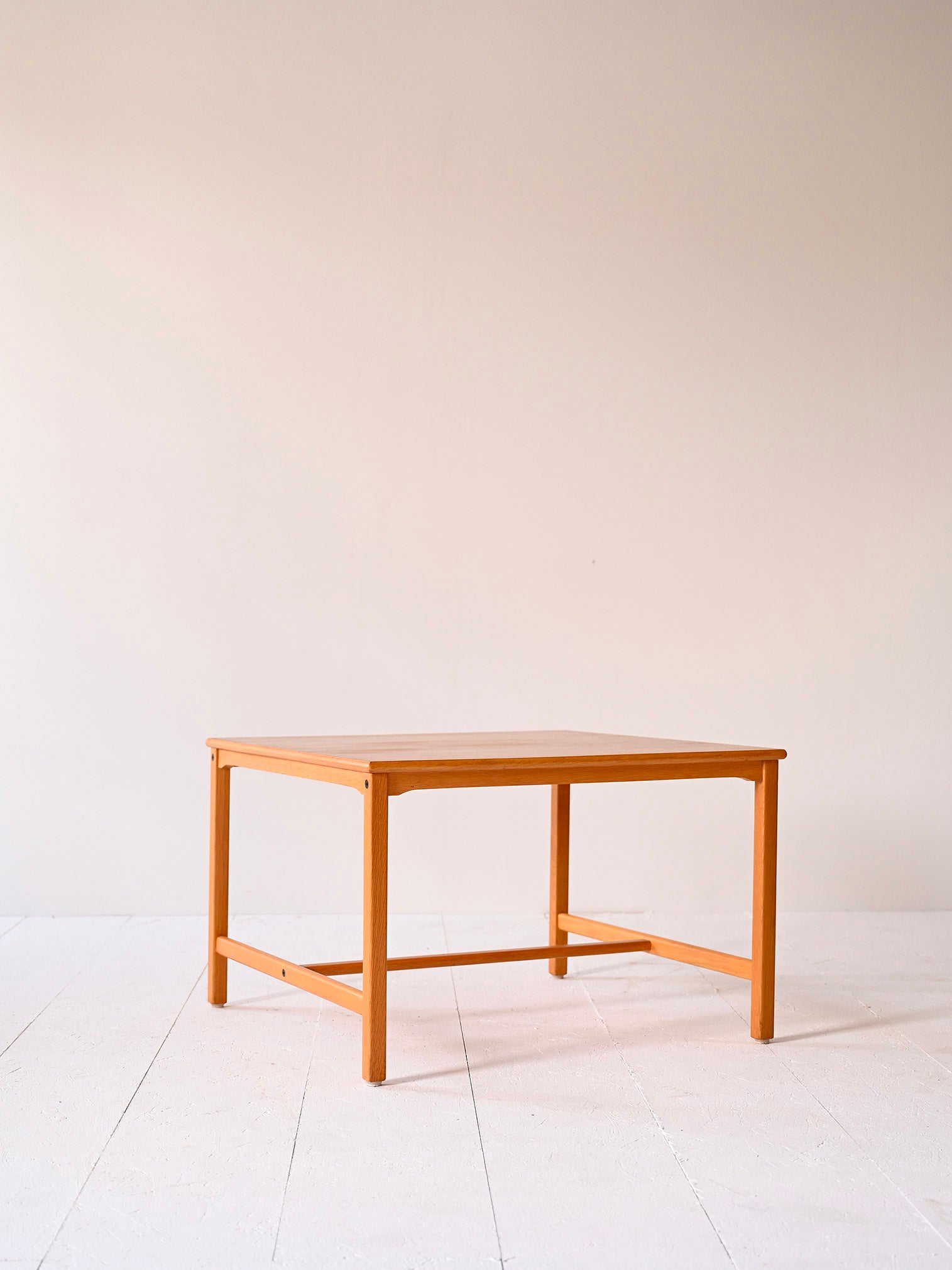Tavolino vintage anni ‘60 in legno di rovere 1