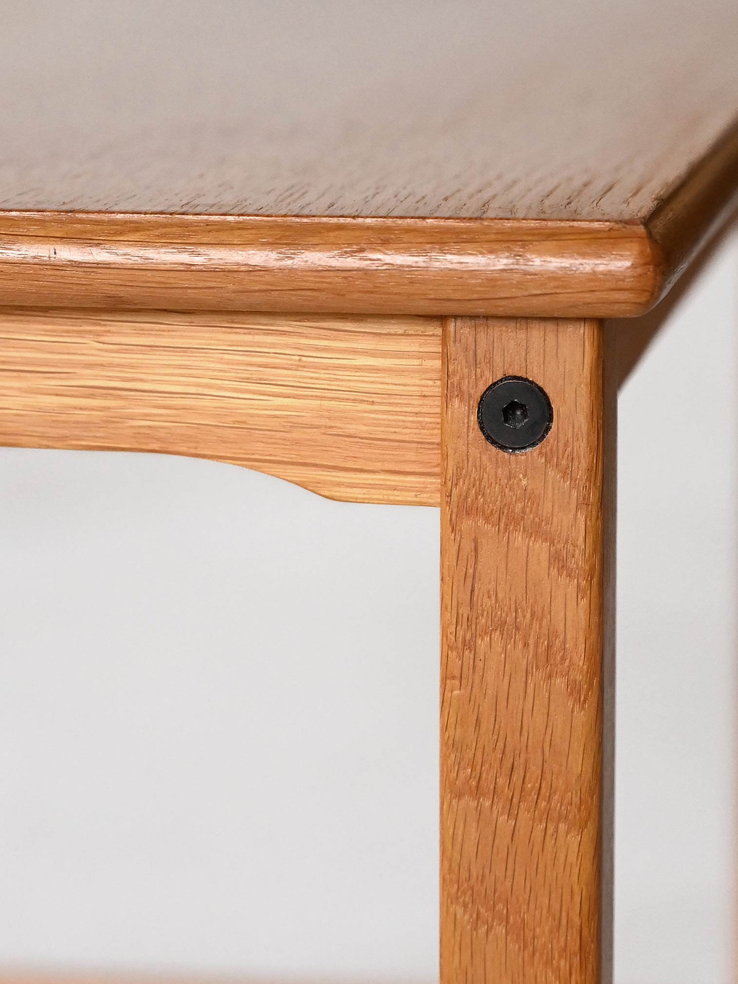 Tavolino vintage anni ‘60 in legno di rovere 4