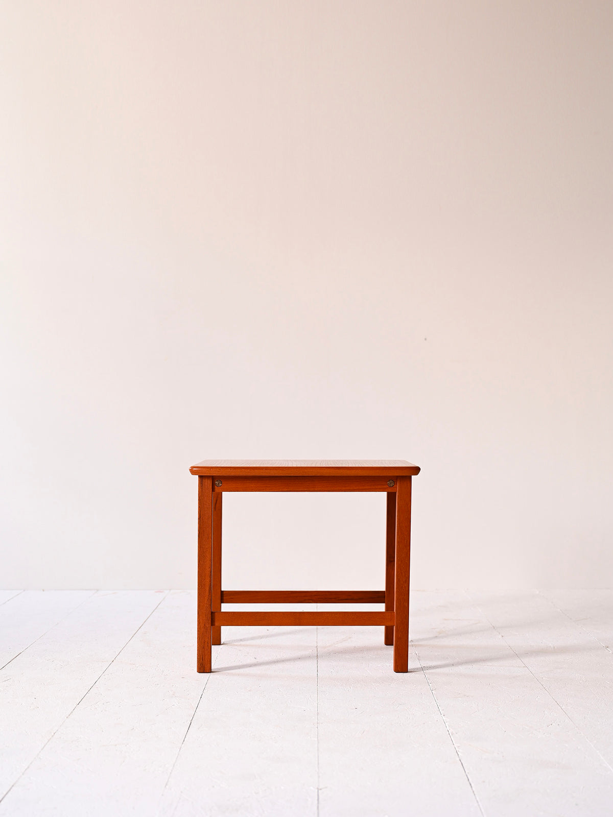 Tavolino da caffè minimale vintage 2
