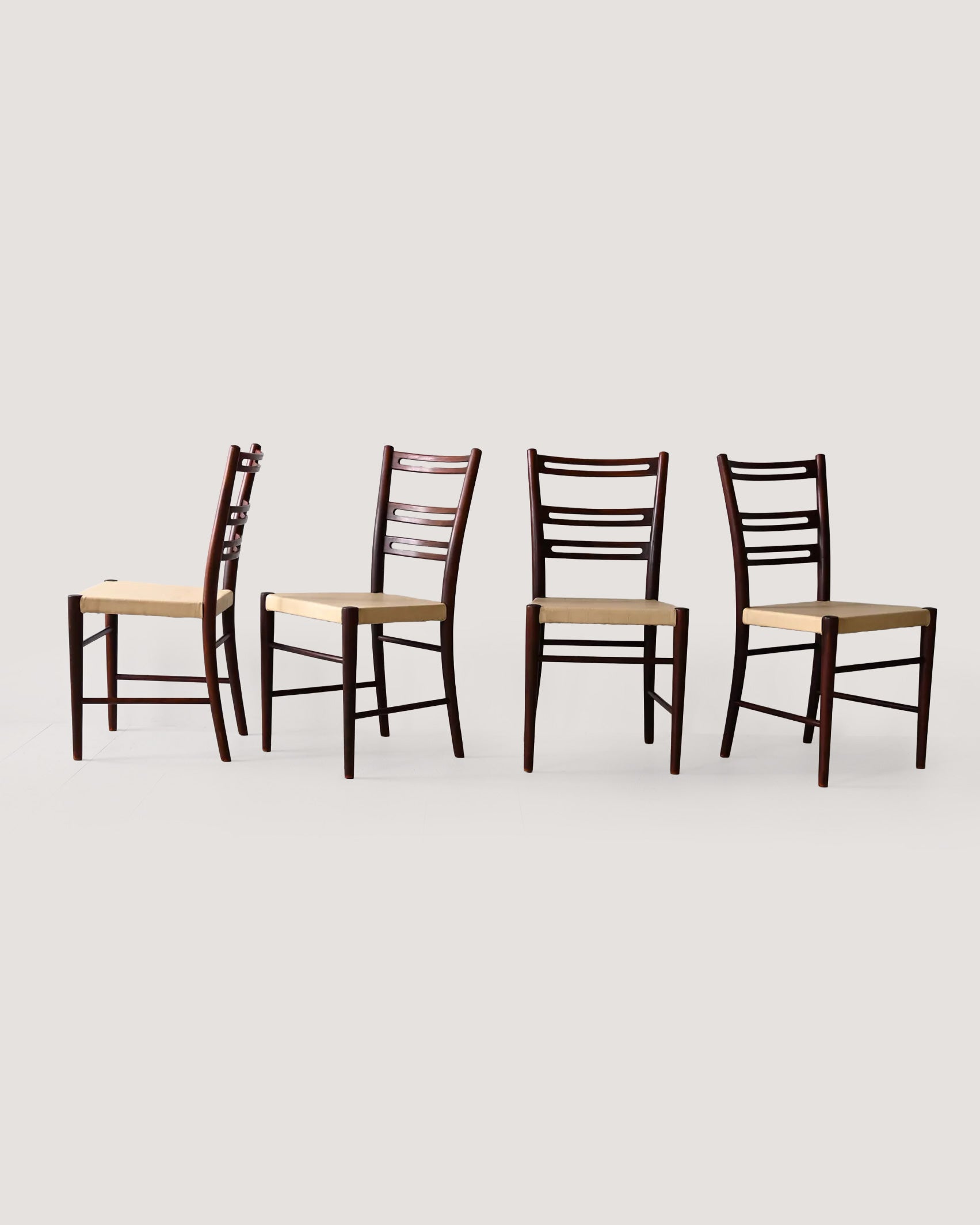 Set di 4 sedie scandinave in legno