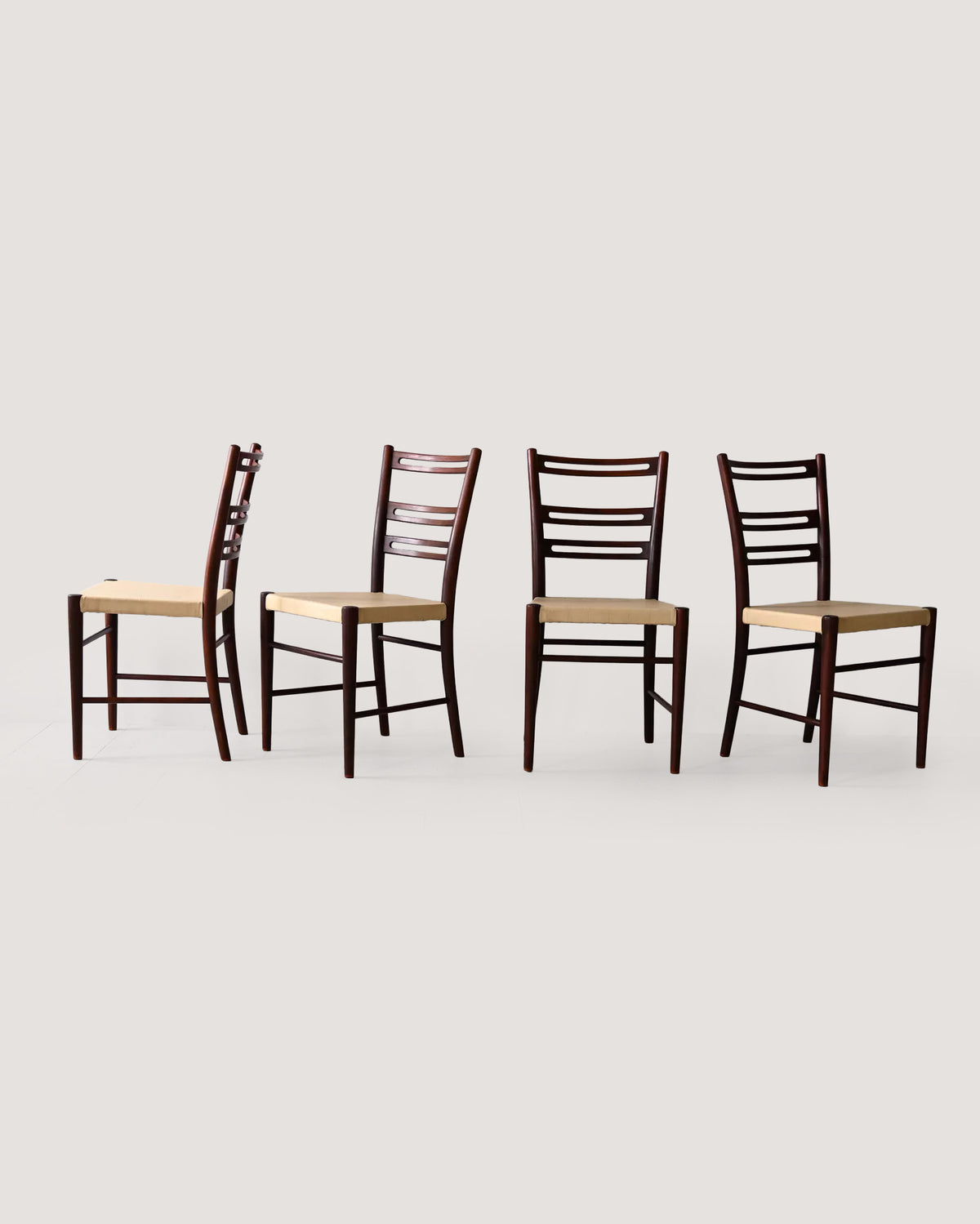 Set di 4 sedie scandinave in legno