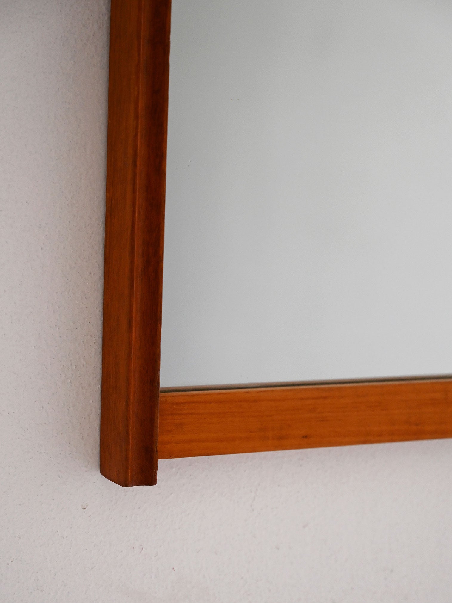 Specchio scandinavo vintage in teak scanalato 2