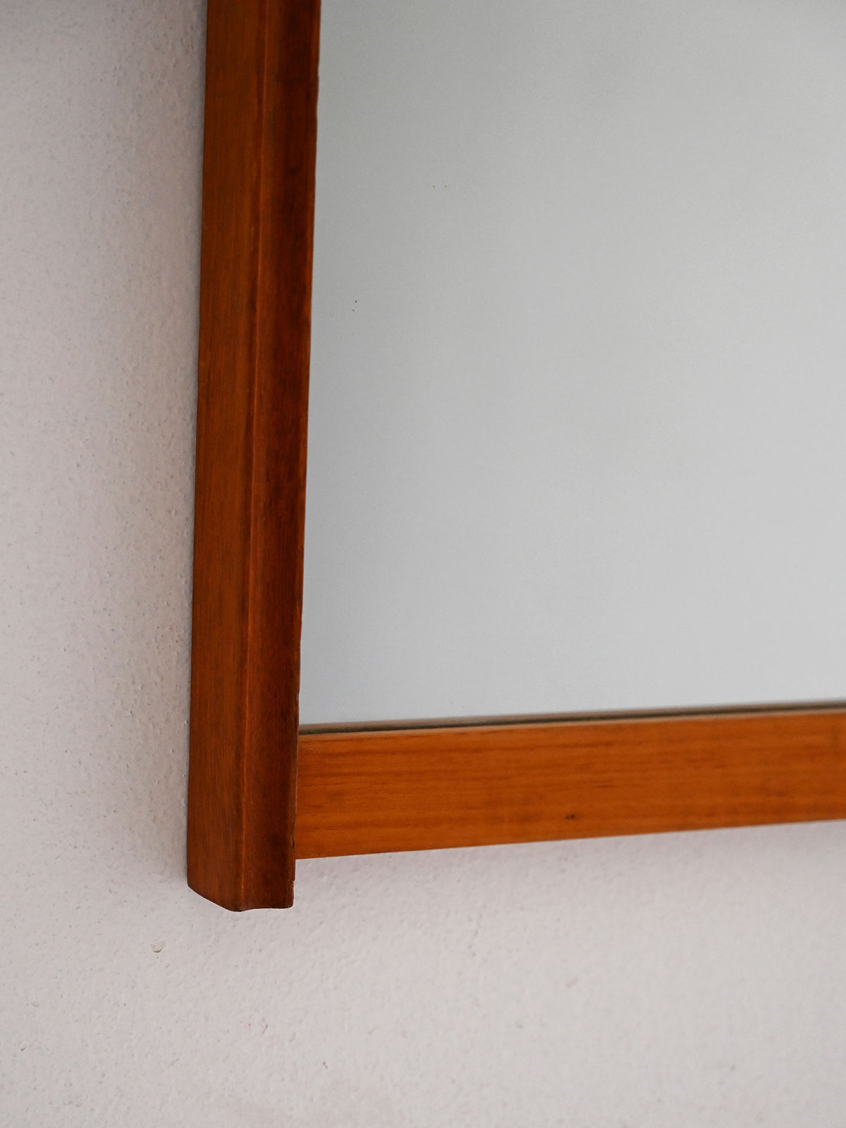 Specchio scandinavo vintage in teak scanalato 2