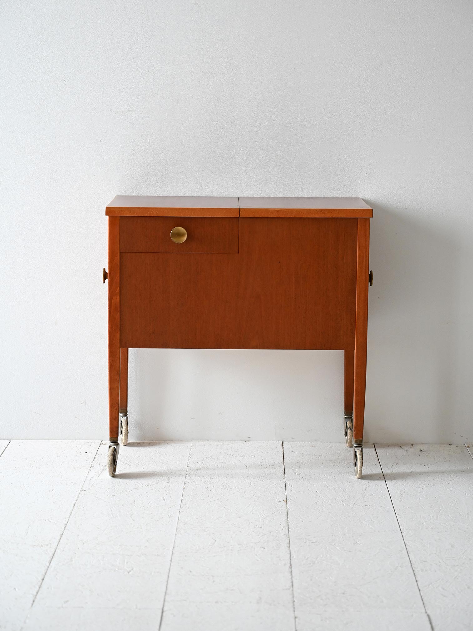 Carrello contenitore vintage scandinavo in mogano 1