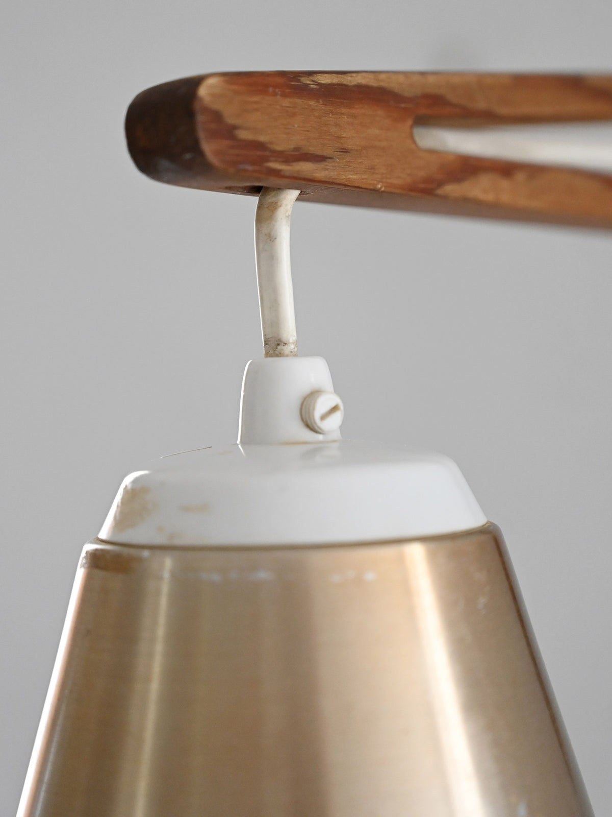 Applique in legno con braccio orientabile 6