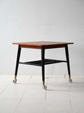 Coffee table scandinavo vintage in teak con rotelle 1