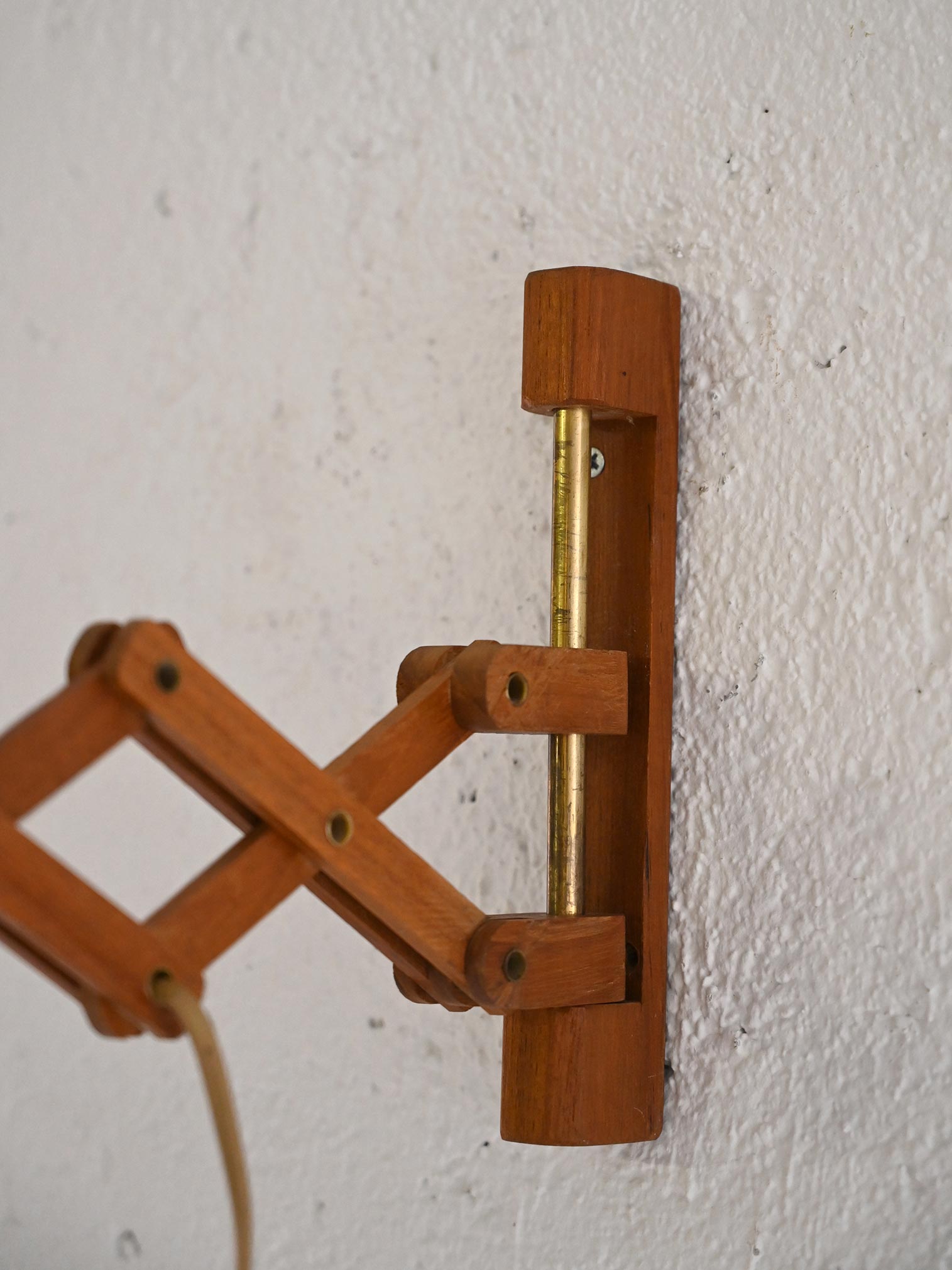 Lampada vintage con braccio 4