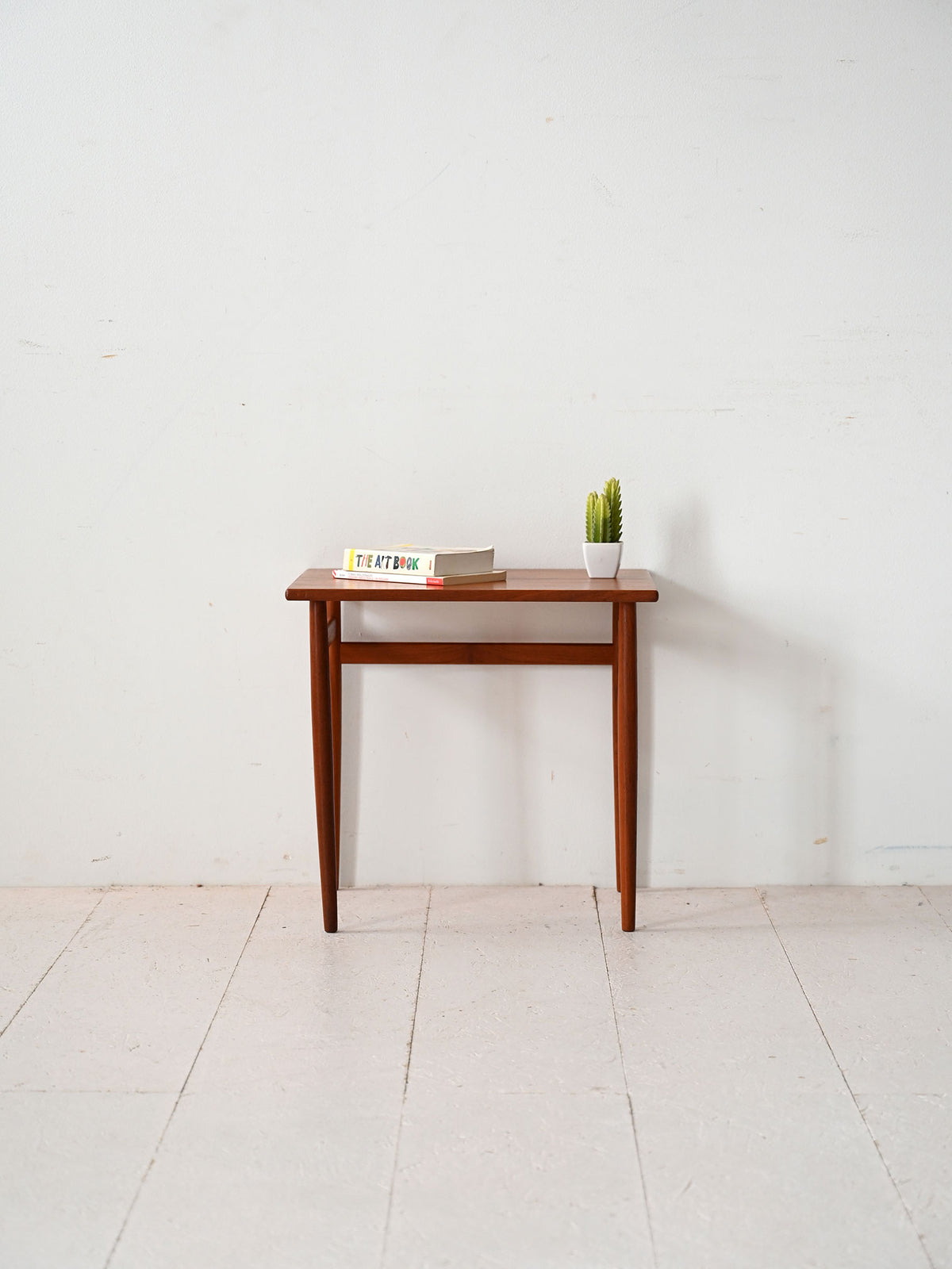 Tavolino vintage scandinavo in teak