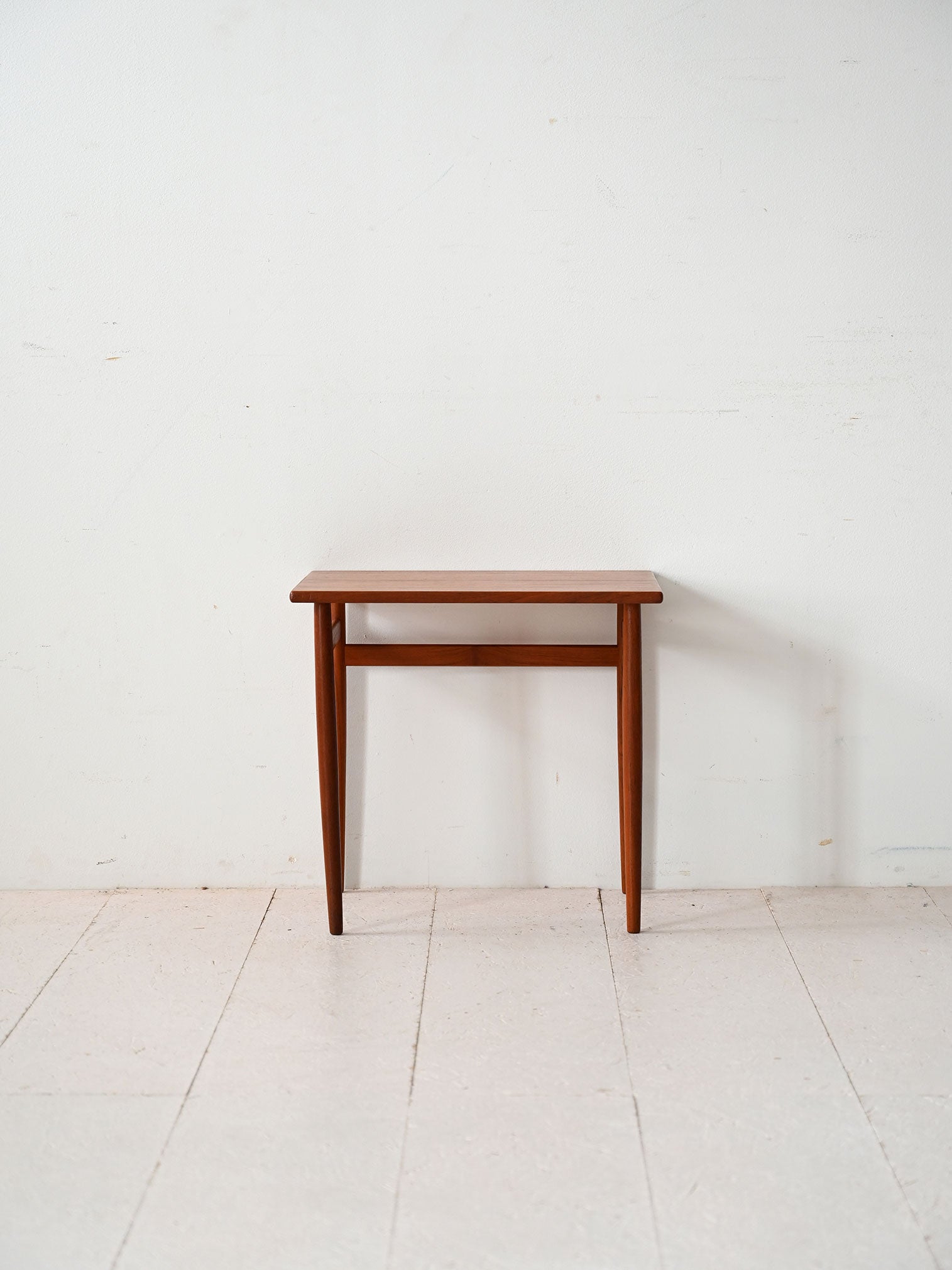 Tavolino vintage scandinavo in teak 1