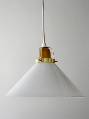 Lampada a sospensione scandinava anni ’50 in vetro e ottone 3