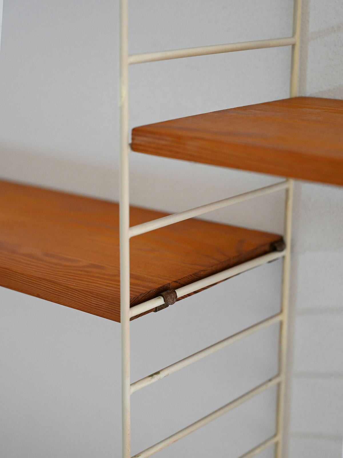 Sistema di mensole scandinavo anni ’60 in abete 4