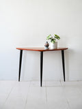 Tavolino scandinavo con gambe nere