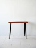 Tavolino scandinavo con gambe nere 2