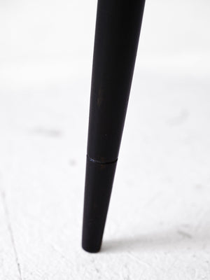 Tavolino scandinavo con gambe nere 5
