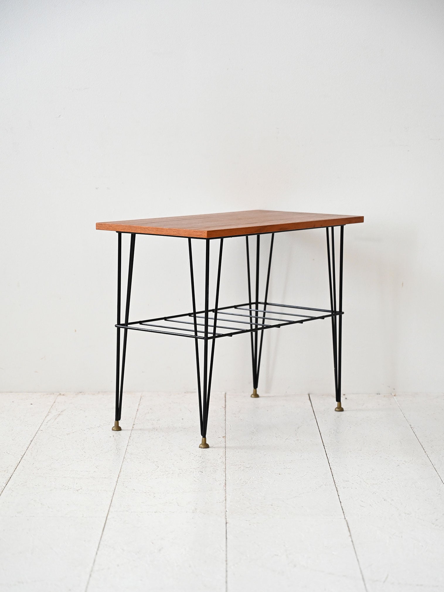 Comodino scandinavo vintage in legno e metallo 2