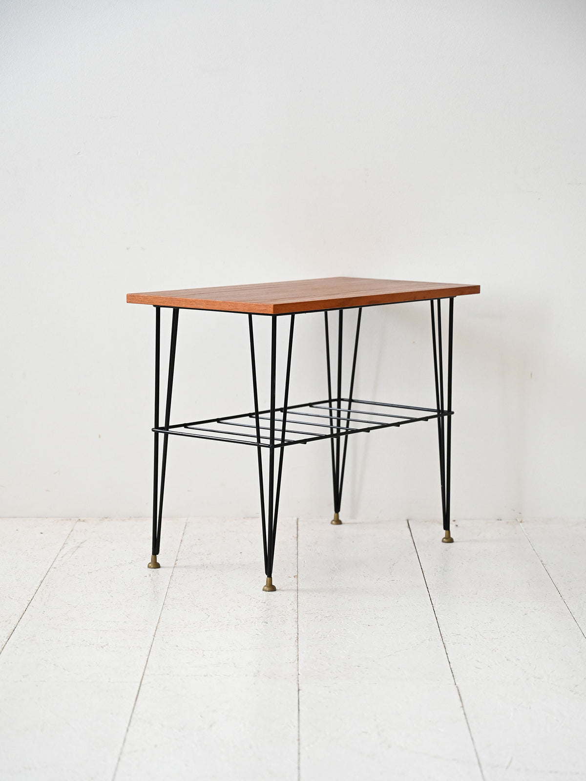 Comodino scandinavo vintage in legno e metallo 2