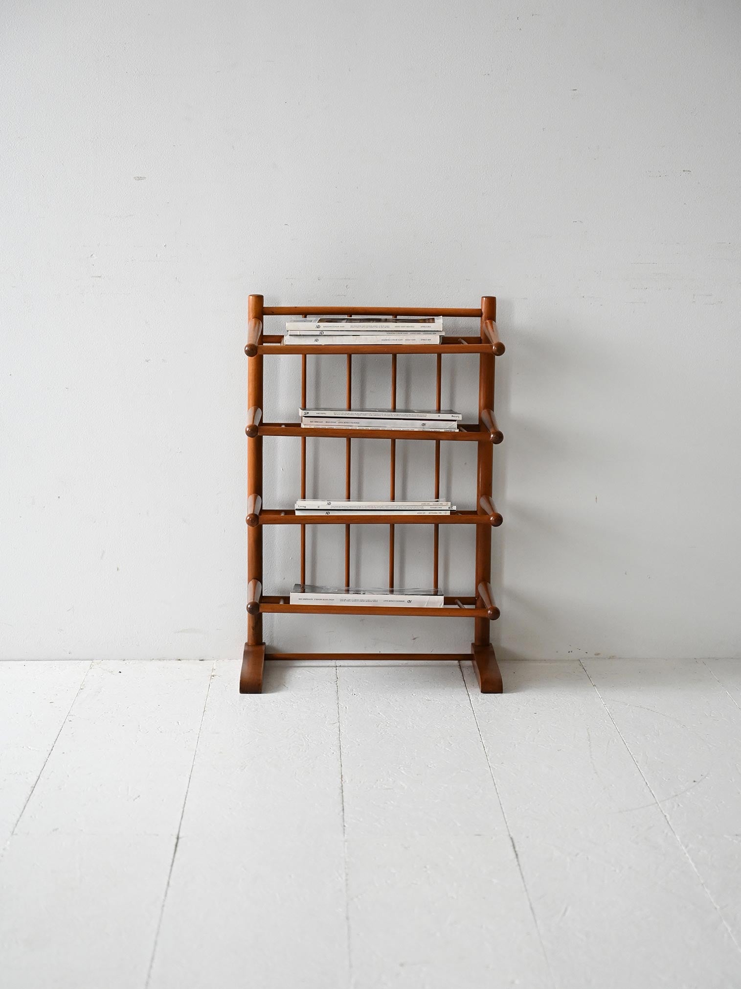 Portariviste scandinavo vintage anni 40 in betulla