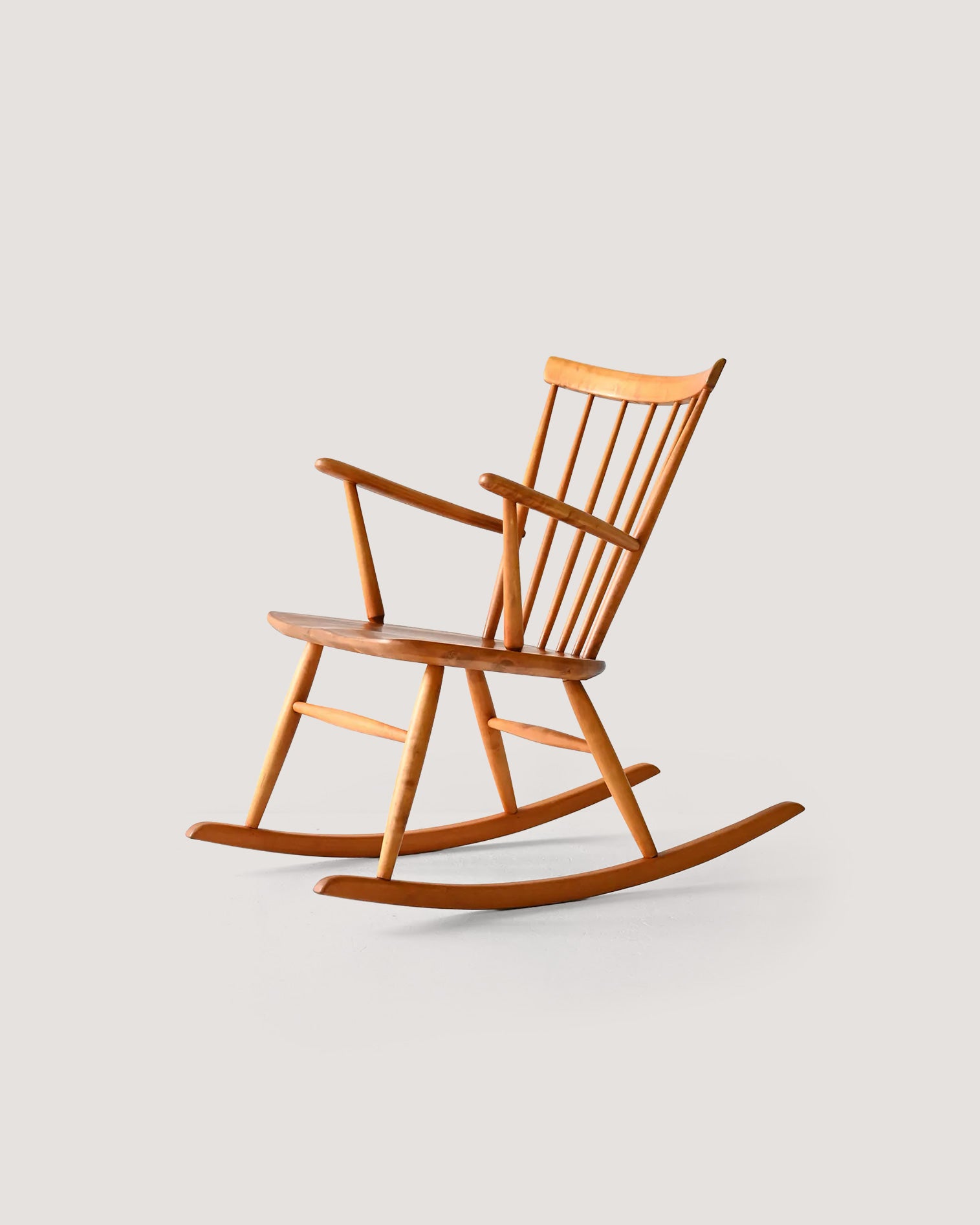 Sedia a dondolo scandinava anni 50/60 in faggio e teak