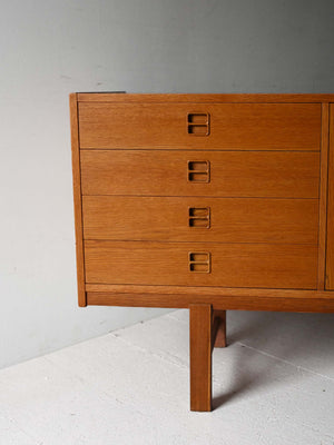 Sideboard scandinavo vintage in rovere con cassetti e ante 6