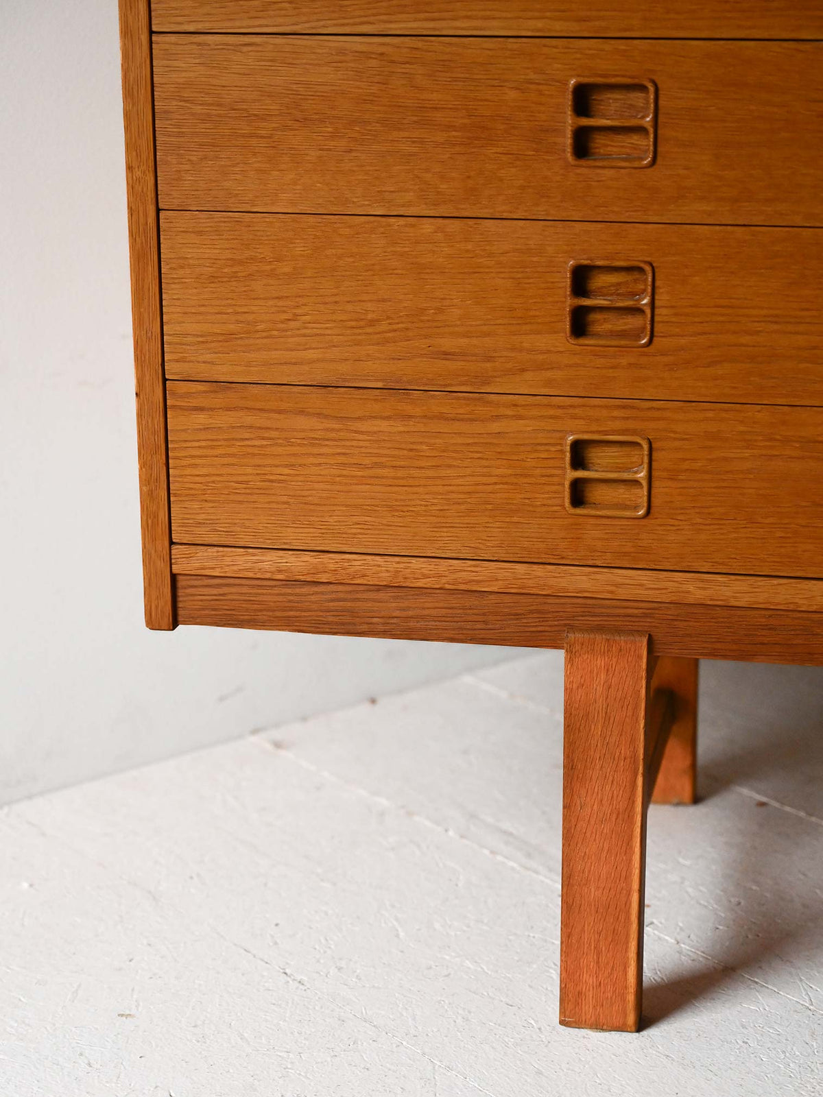 Sideboard scandinavo vintage in rovere con cassetti e ante 7