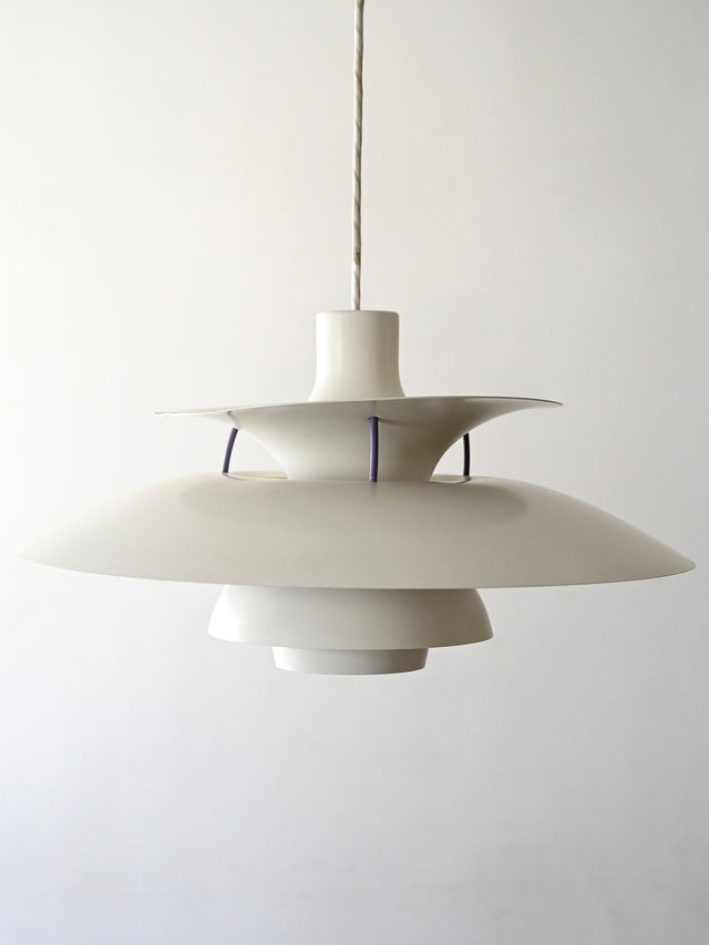 Lampadario PH 5 bianco di Poul Henningsen