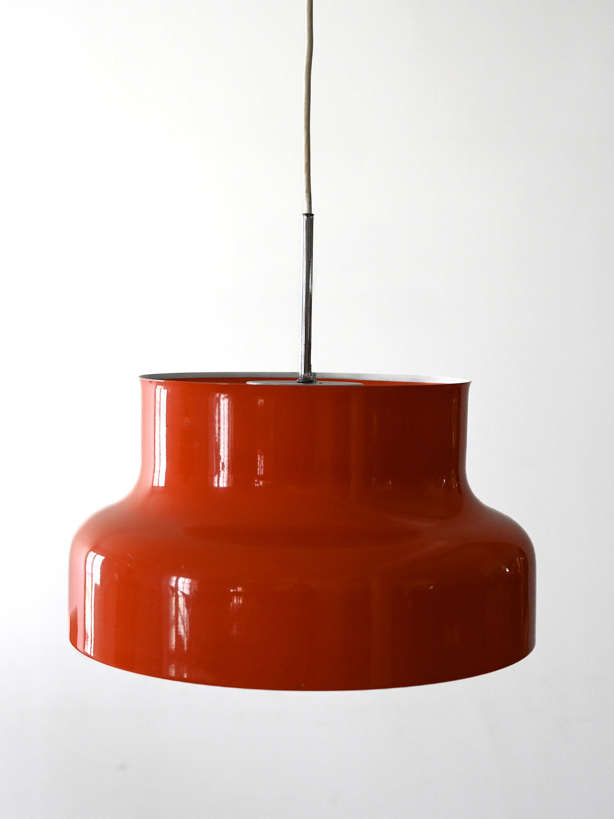 Lampadario rosso “Bumlingen” di Anders Pehrson 2