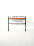 Portafiori scandinavo in metallo nero e teak 1