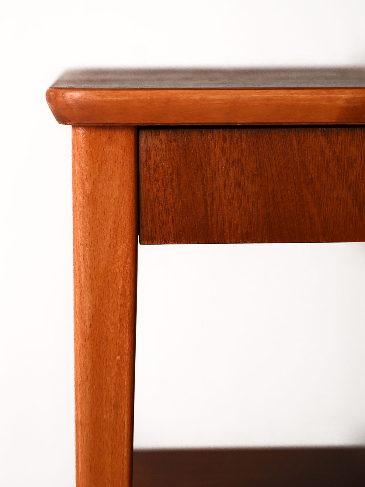 Comodino scandinavo anni ’50 teak e mogano 5