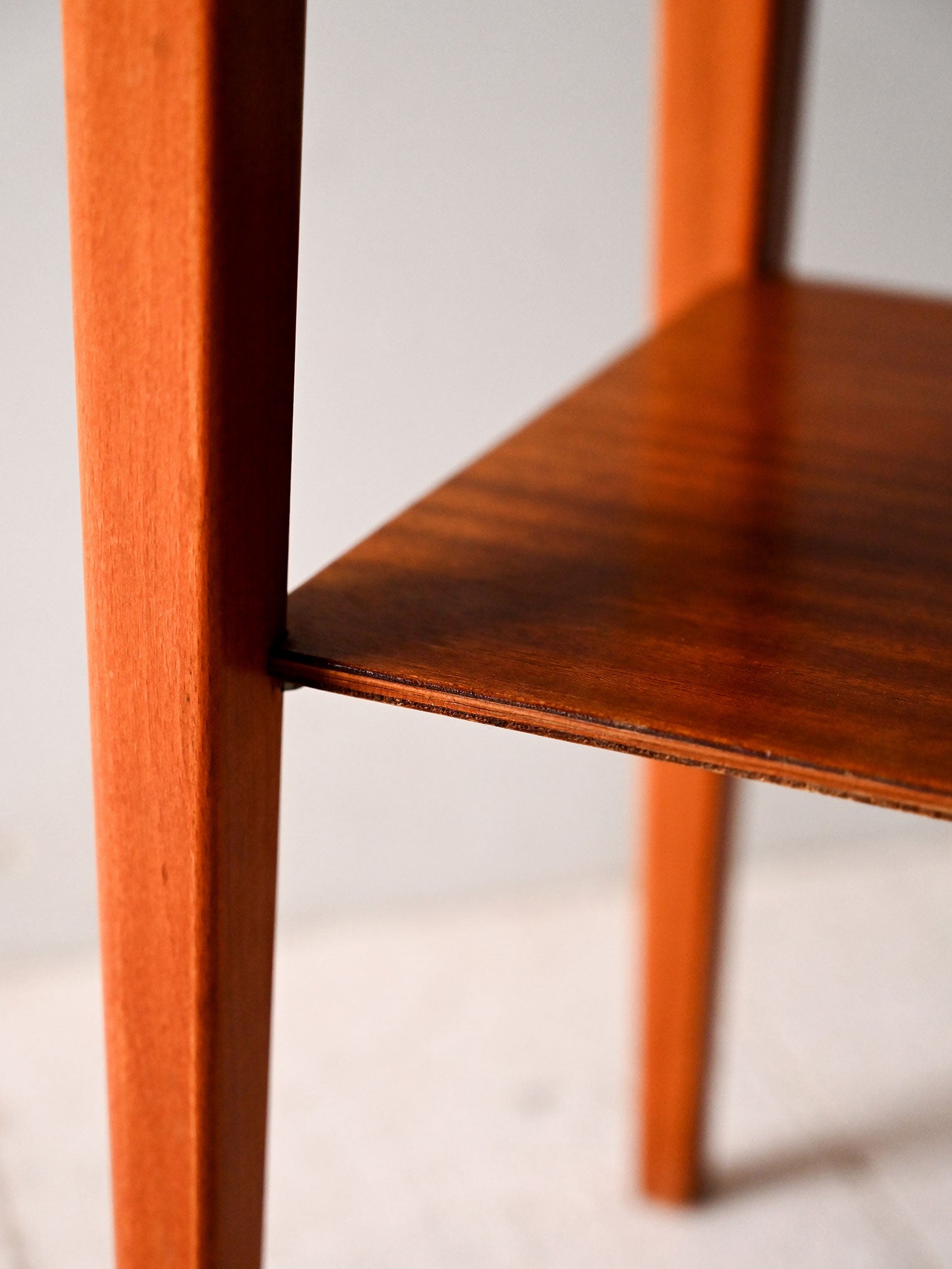 Comodino scandinavo anni ’50 teak e mogano