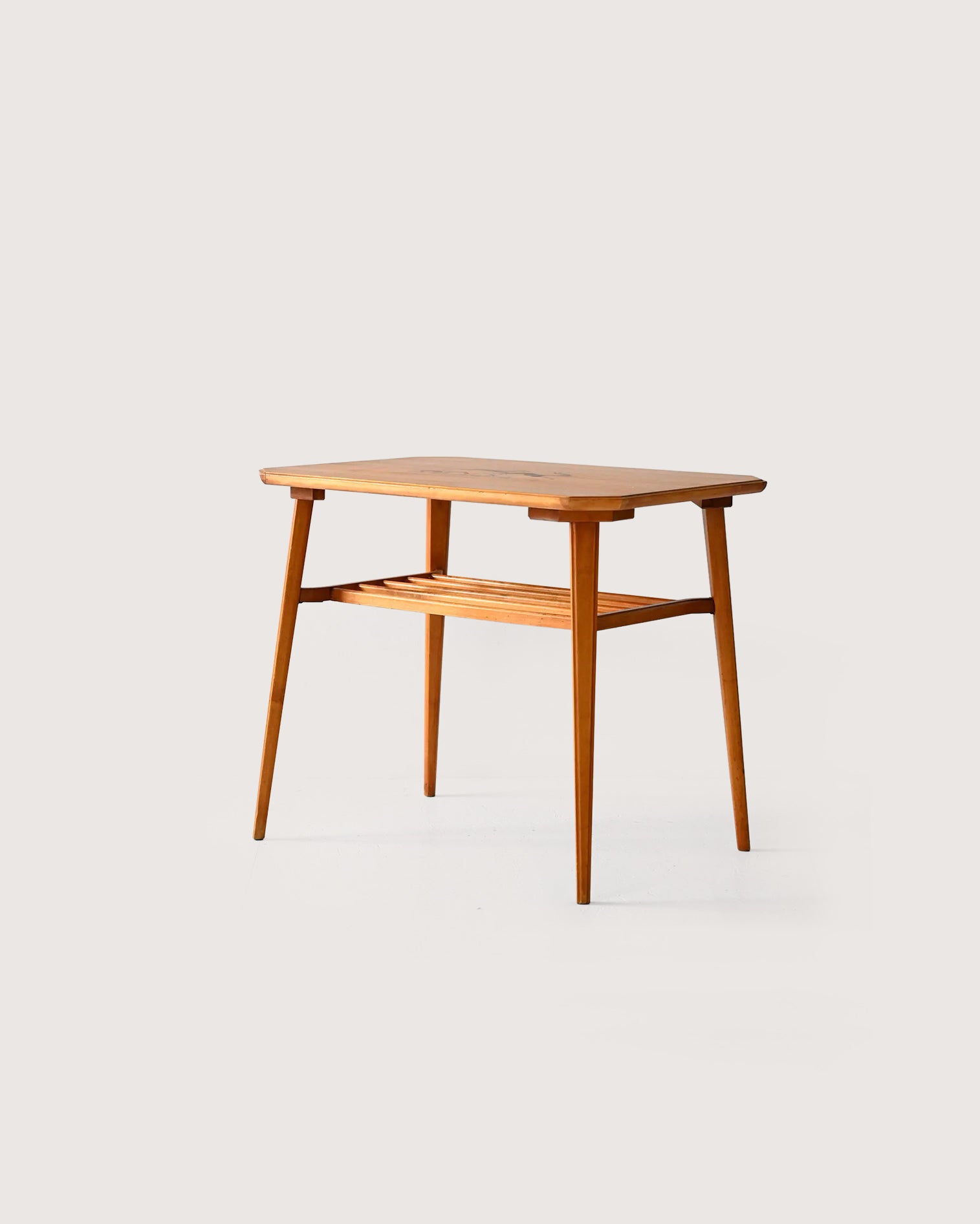 Tavolino scandinavo vintage in betulla con intarsio