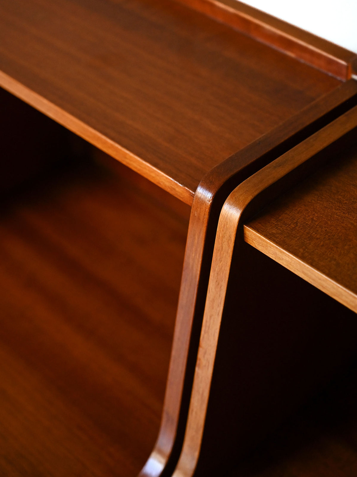 Comodini scandinavi anni '60 con piano doppio 5