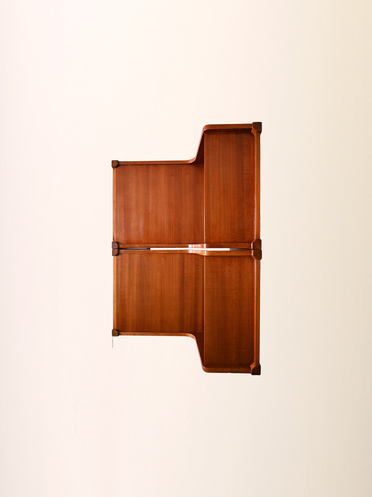 Comodini scandinavi anni '60 con piano doppio 8