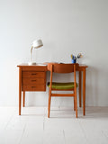Scrivania scandinava in teak con blocco di cassetti mobili
