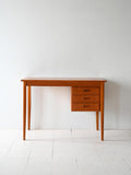 Scrivania scandinava in teak con blocco di cassetti mobili 2